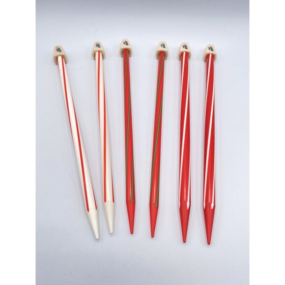 Vintage Christmas 10” Knitting Needles Gift Set Susan Bates Candy Cane 8 9 10 - Picture 2 of 16